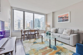 Bright Apt Downtown with Gym - VIA-519